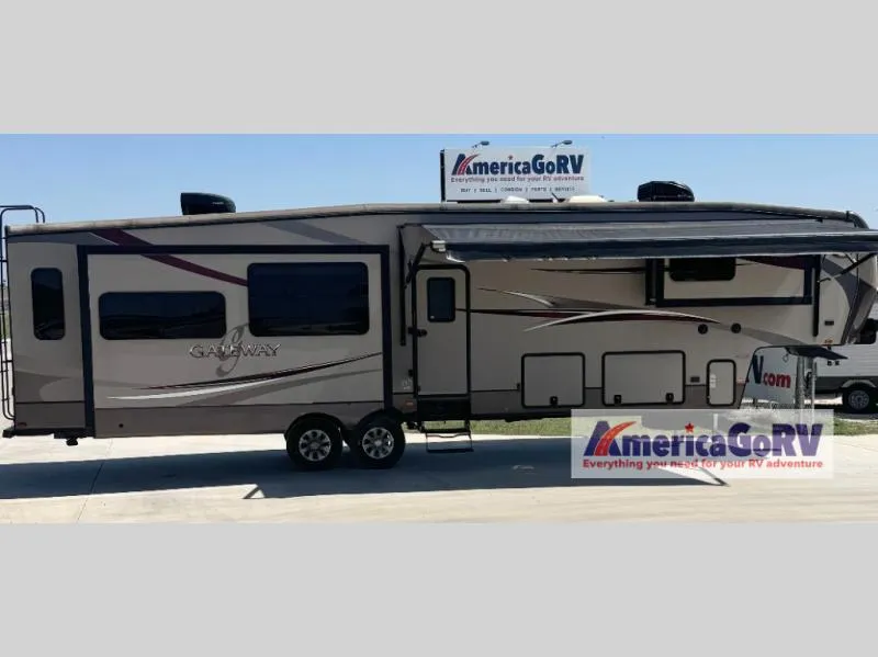 2015 Heartland Gateway 3900 SE - Photo 2