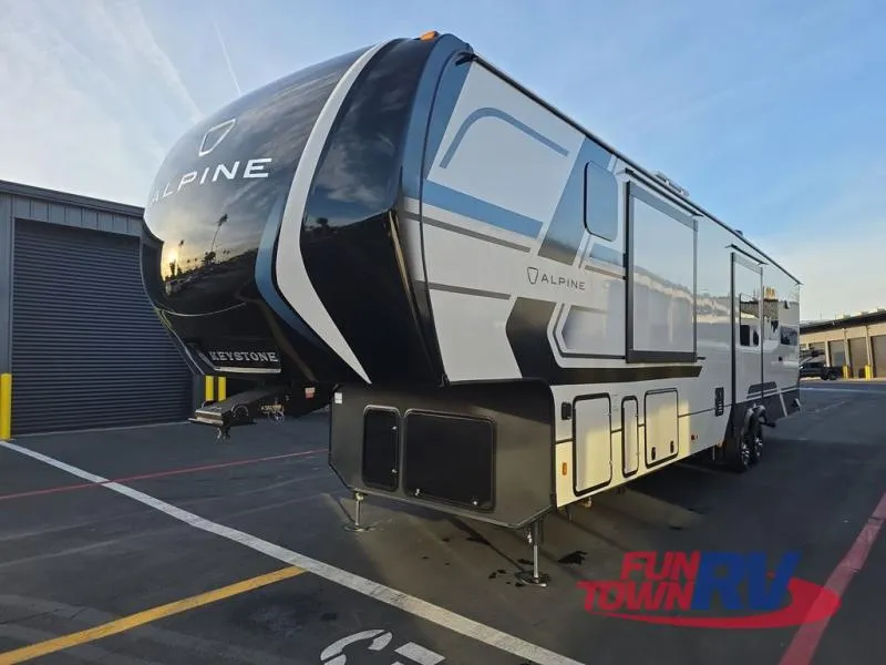 2026 Keystone Alpine 3910RK - Photo 4