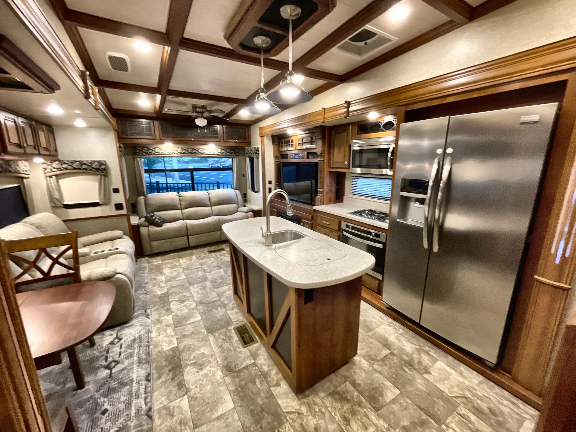 2018 Heartland Bighorn 3270RS - Photo 3