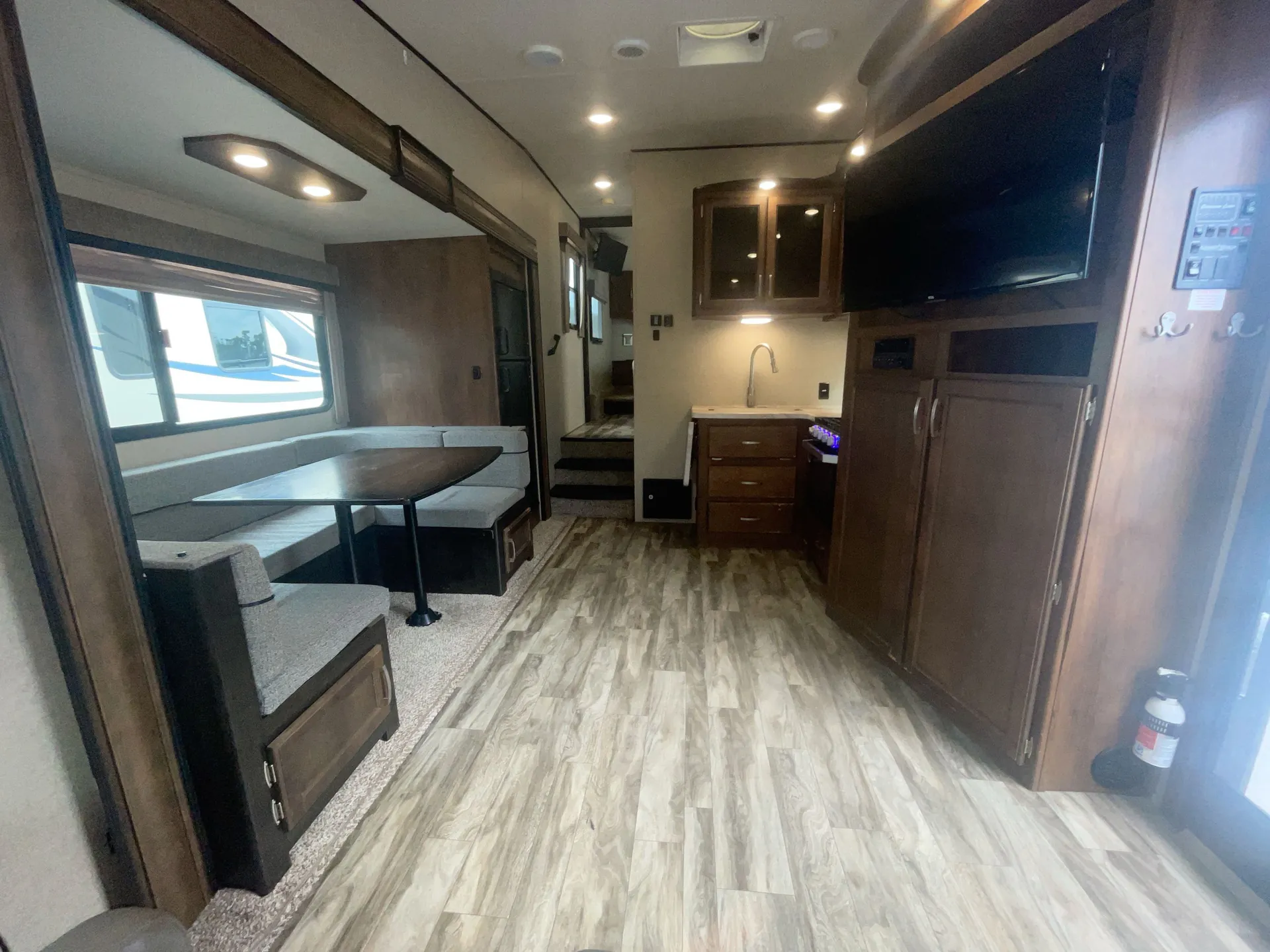 2018 Grand Design Reflection 150 Series 230RL — living area main