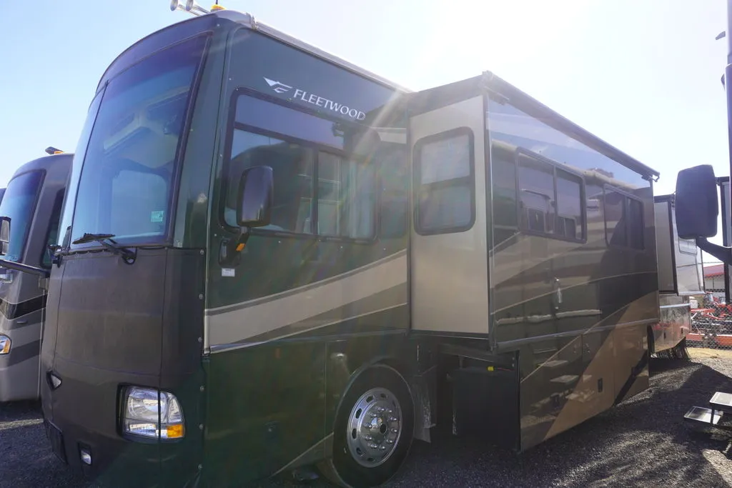 2005 Fleetwood Discovery 39S - Photo 4