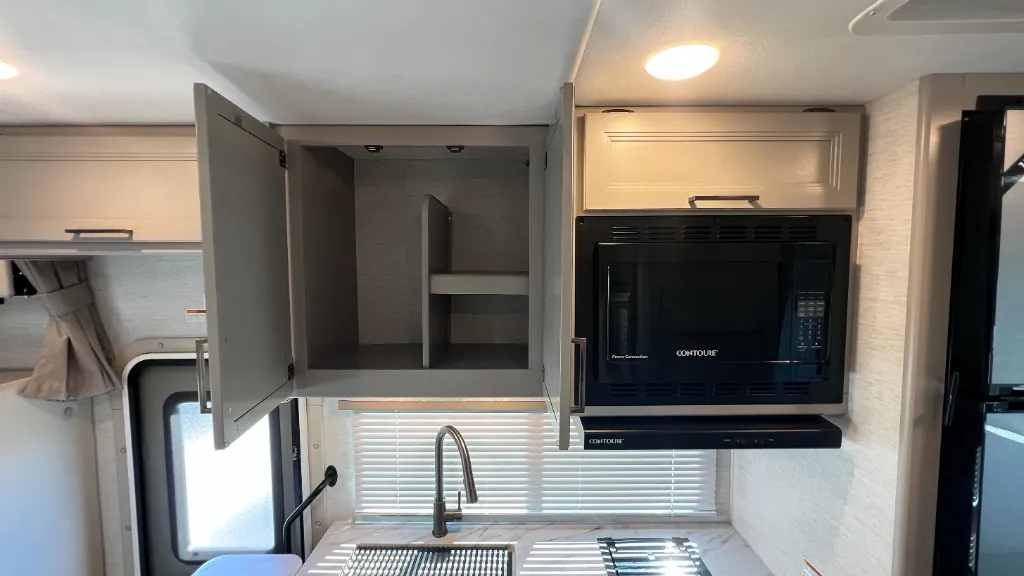 2025 Thor Motor Coach Four Winds 22Z - Photo 4