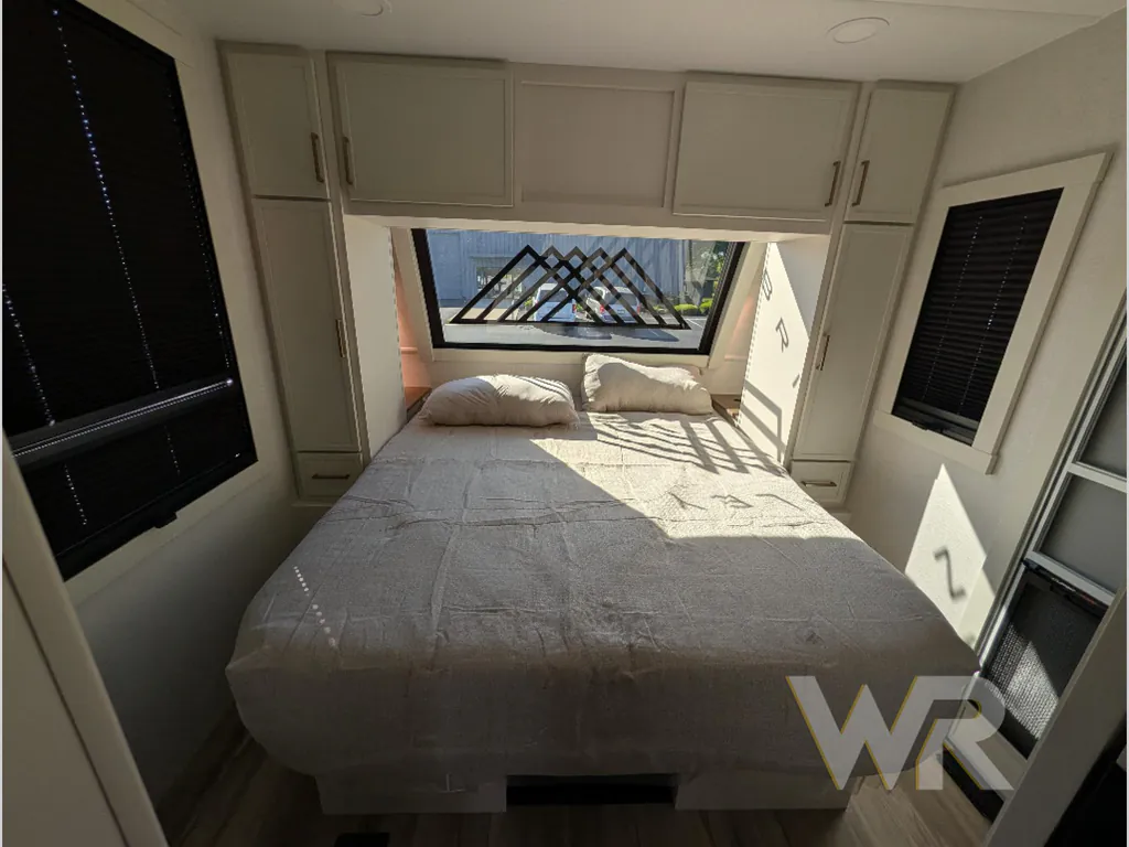2027 Brinkley Model I 290, Photos photo 8