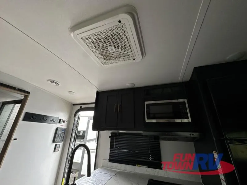 2023 Keystone Outback Ultra-Lite 291UBH - Photo 4