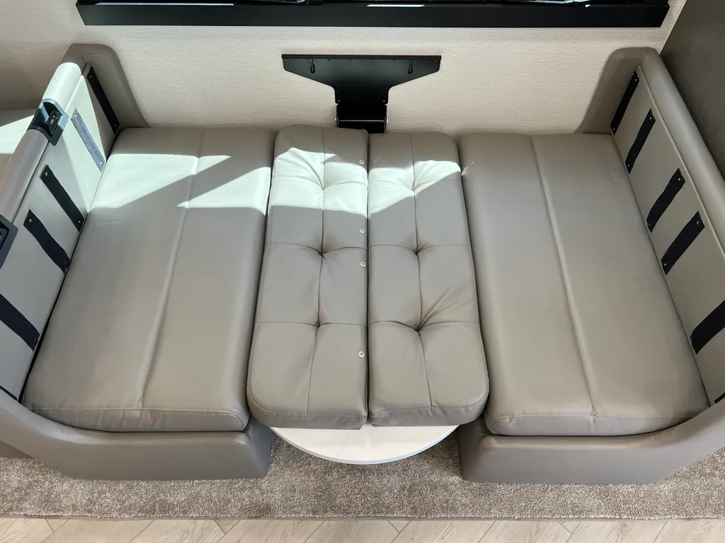 2027 Entegra Coach Accolade 37K, Photos photo 9