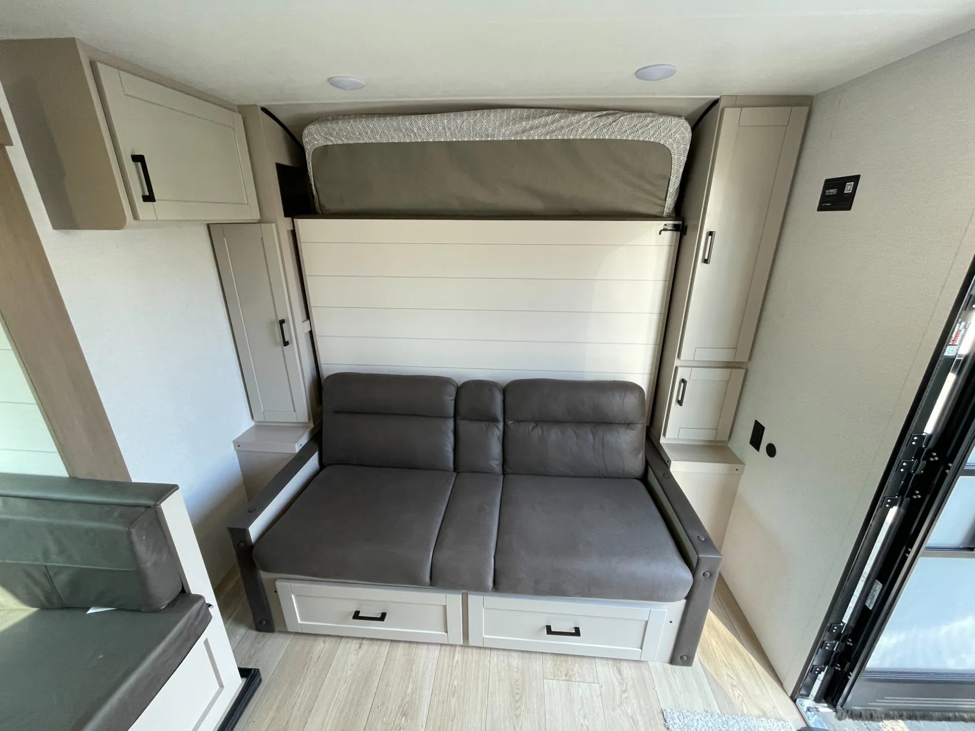 2027 Jayco Jay Flight 197MB - Photo 4