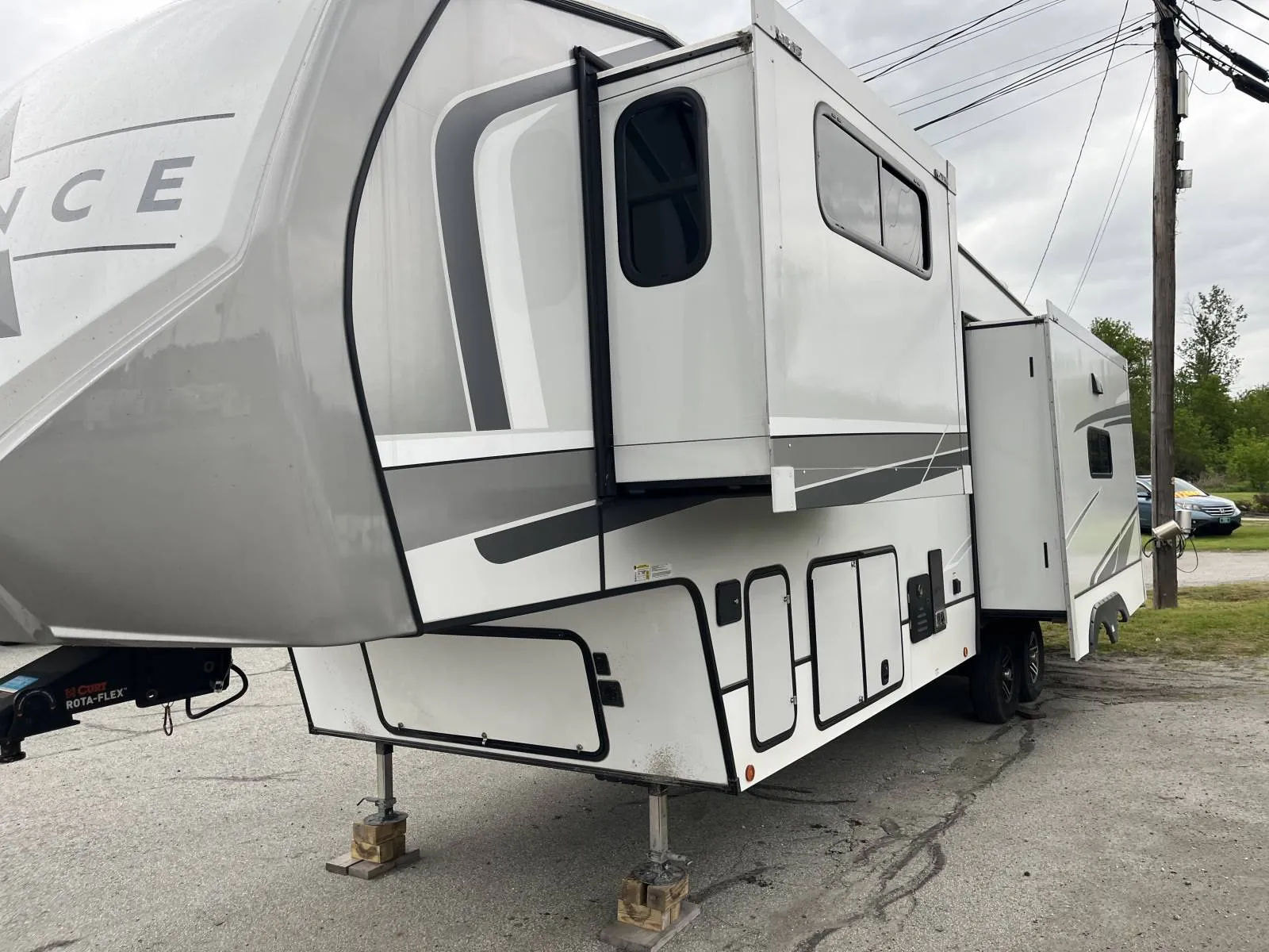 2024 Alliance RV Avenue 32RLS - Photo 4