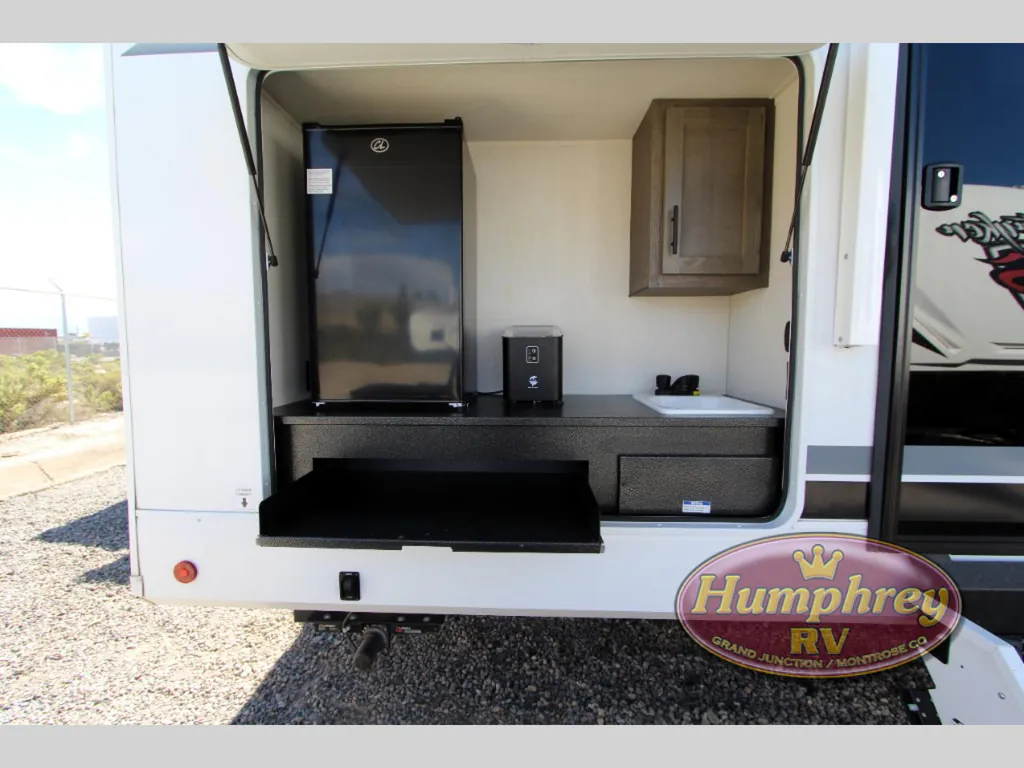 2026 Forest River Cherokee Alpha Wolf 33BH, Photos photo 9