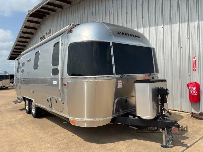 2026 Airstream Flying Cloud 25FB - Photo 2