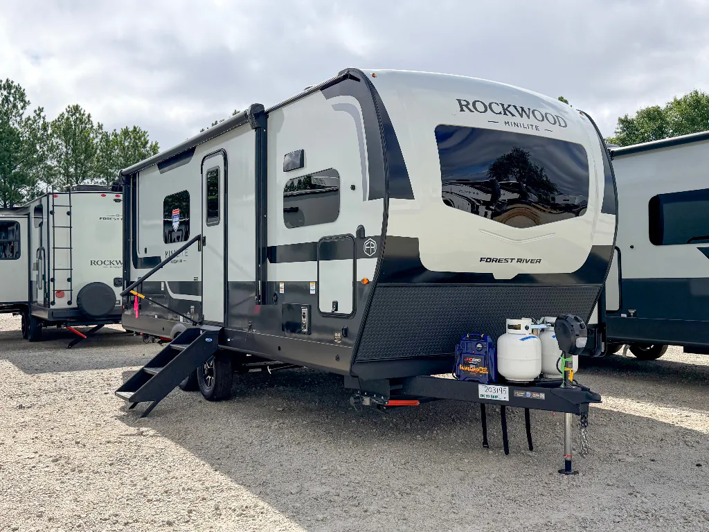 2027 Forest River Rockwood Mini Lite 2523MBR
