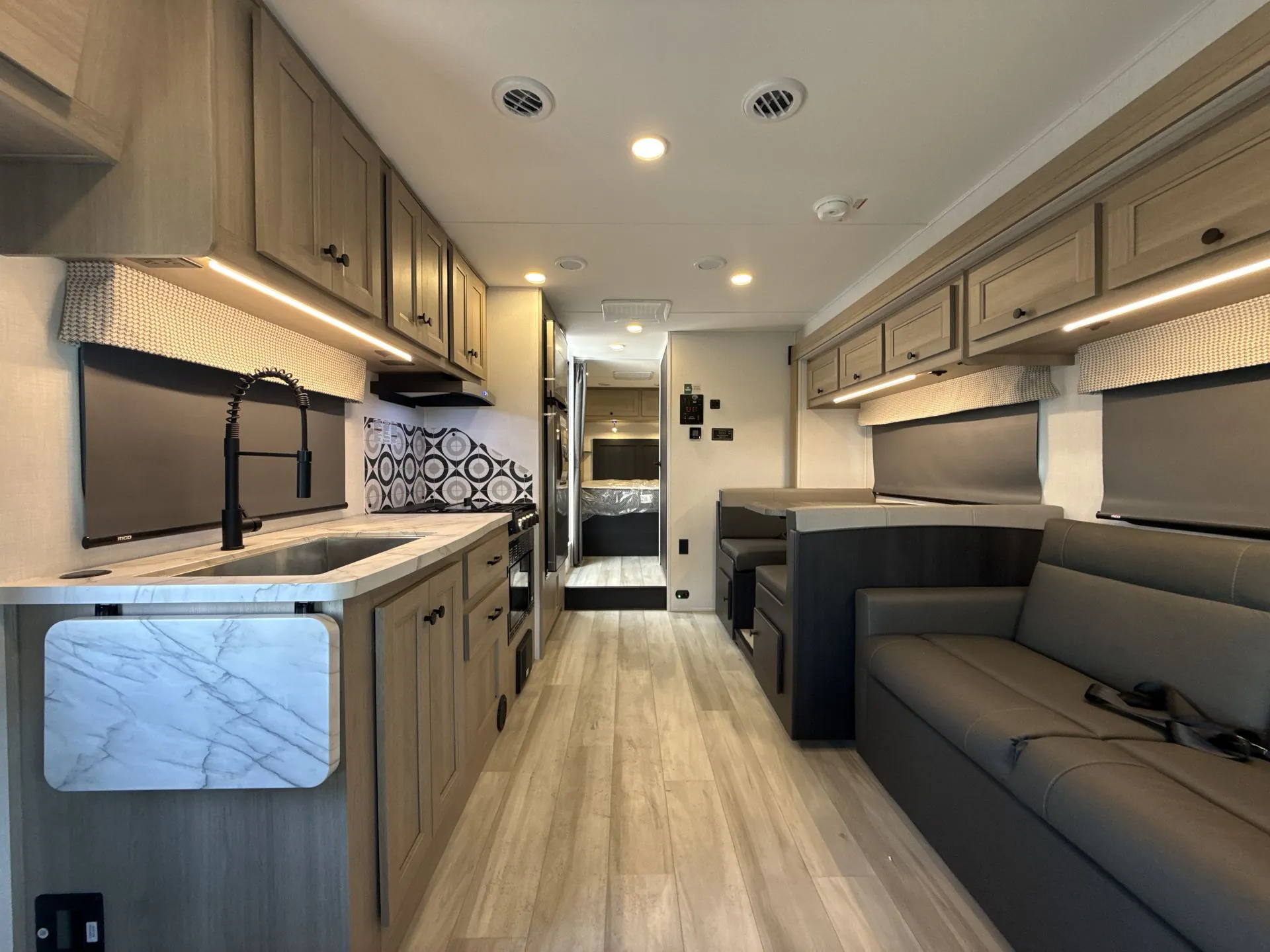 2027 Forest River Sunseeker LE 2850SLE — Photo 7
