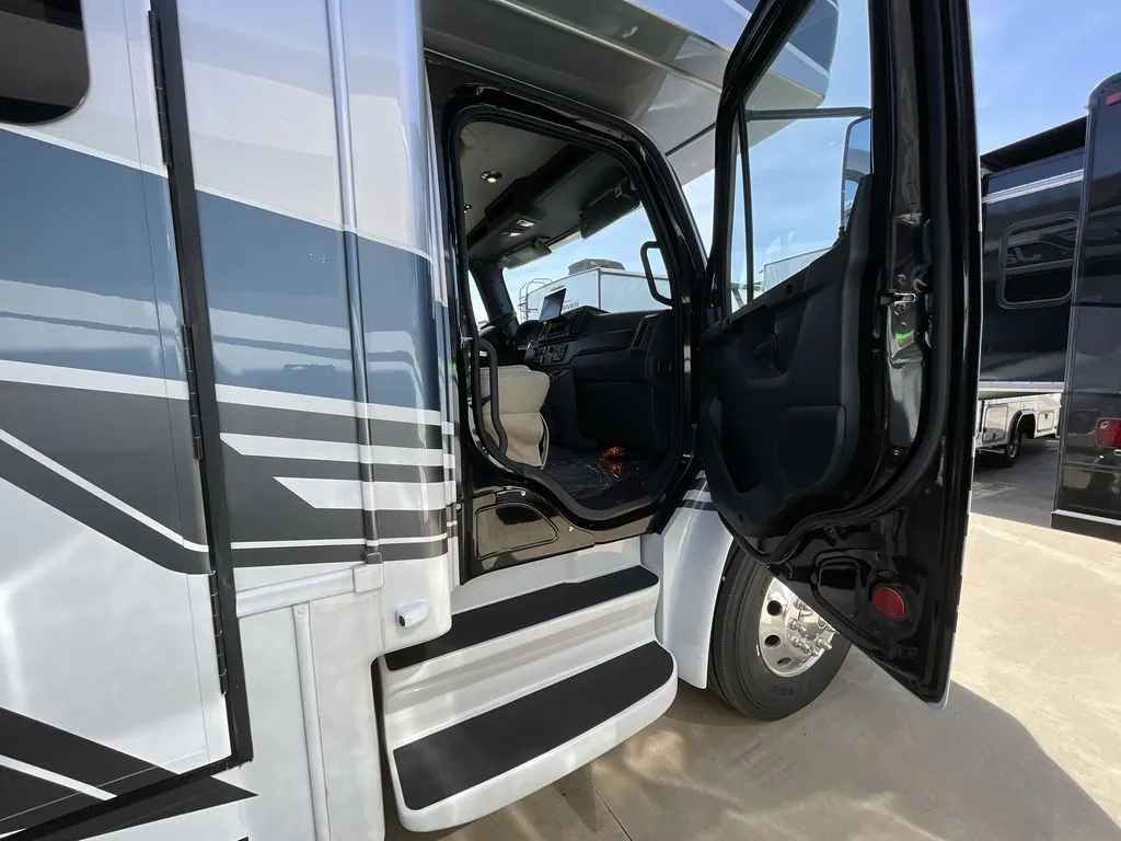 2026 Jayco Seneca Prestige 37L - Photo 4