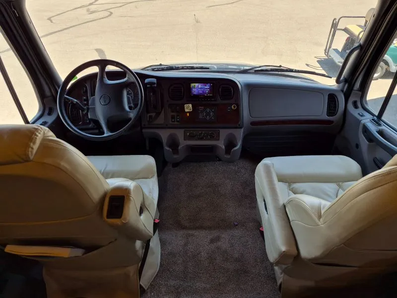 2018 Jayco Seneca 37HJ dealer photo 5 from RV Country