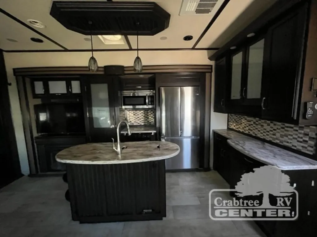 2015 Grand Design Momentum 380TH, Photos photo 5