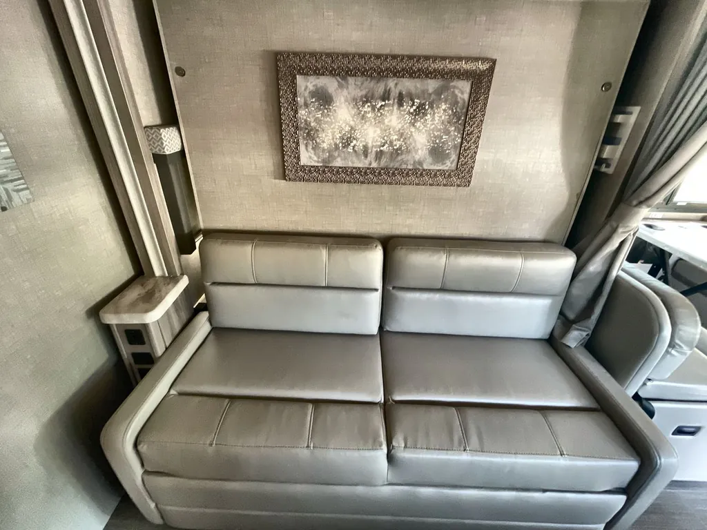 2023 Thor Motor Coach Tiburon 24FB, Photos photo 7