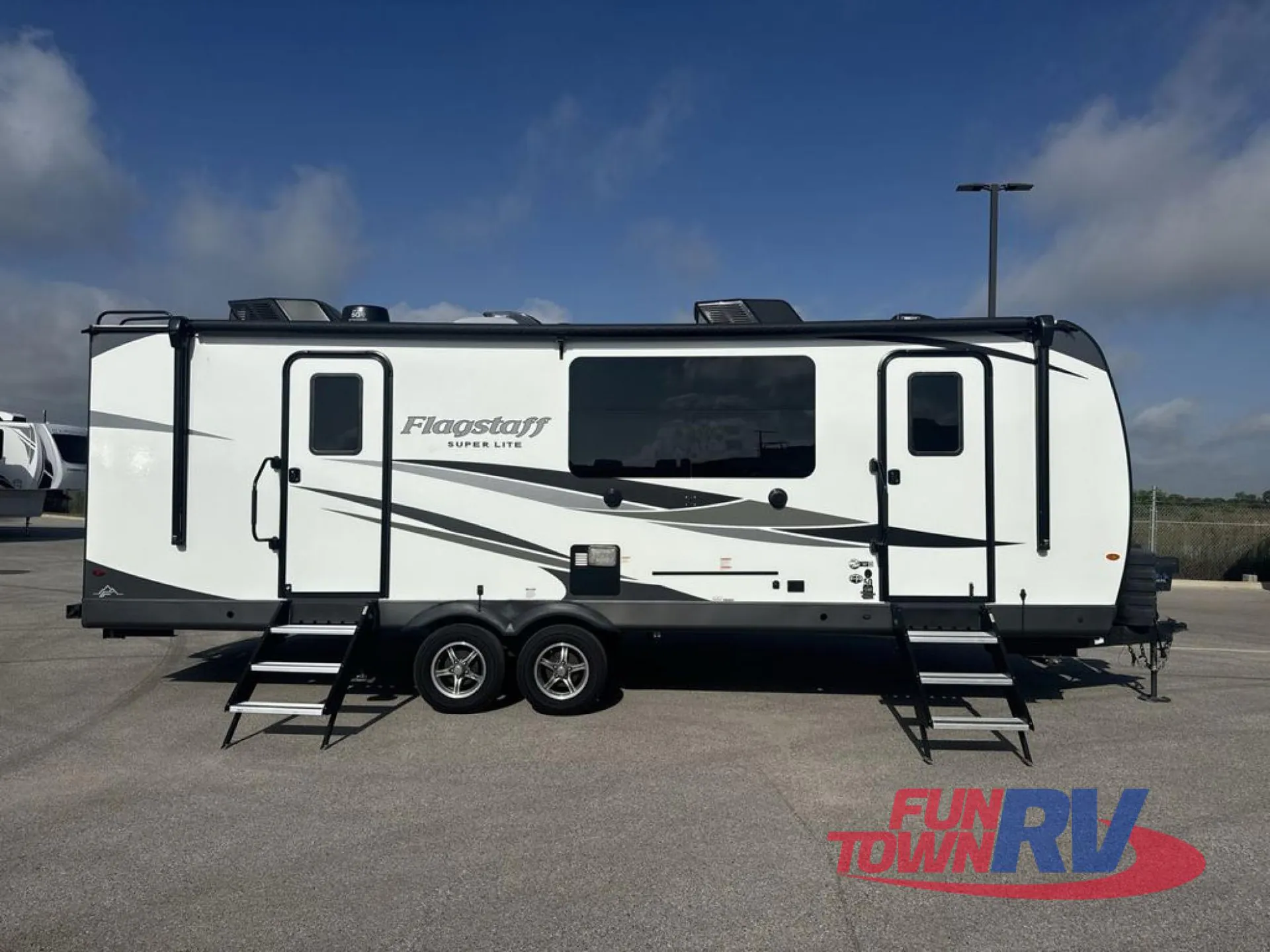 2025 Forest River Flagstaff Super Lite 26SFK - Photo 3
