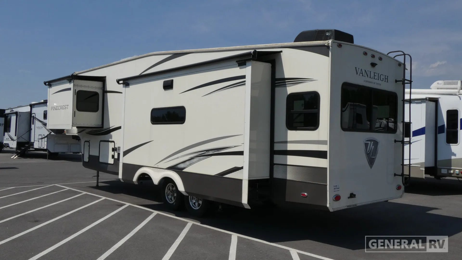 2021 VanLeigh RV Pinecrest 335RLP - Photo 4