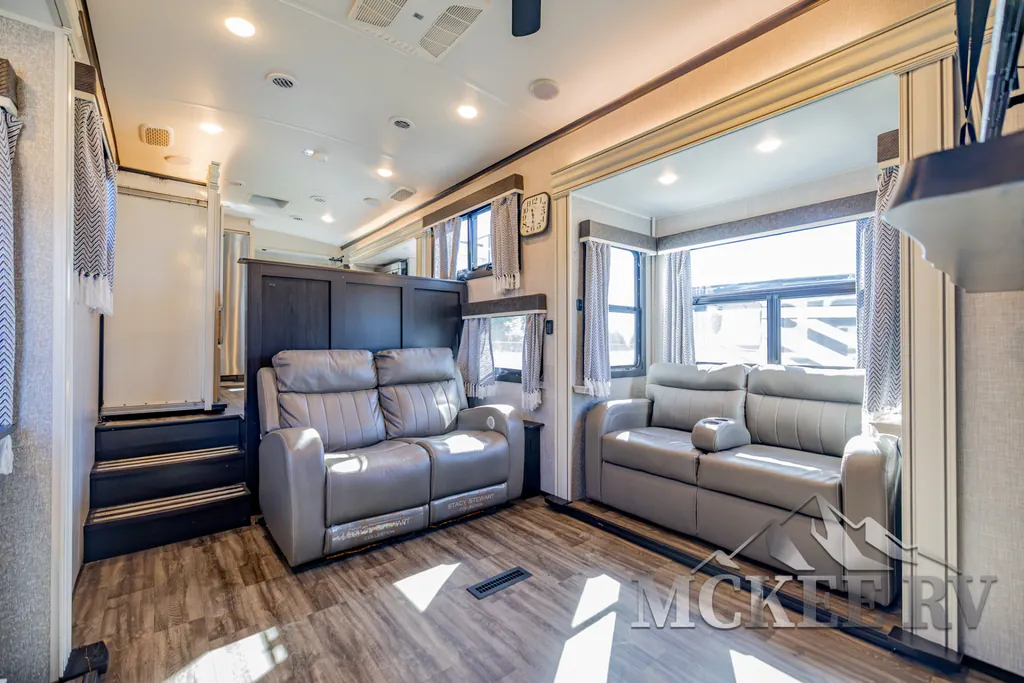 2023 Jayco North Point 380RKGS, Photos photo 2