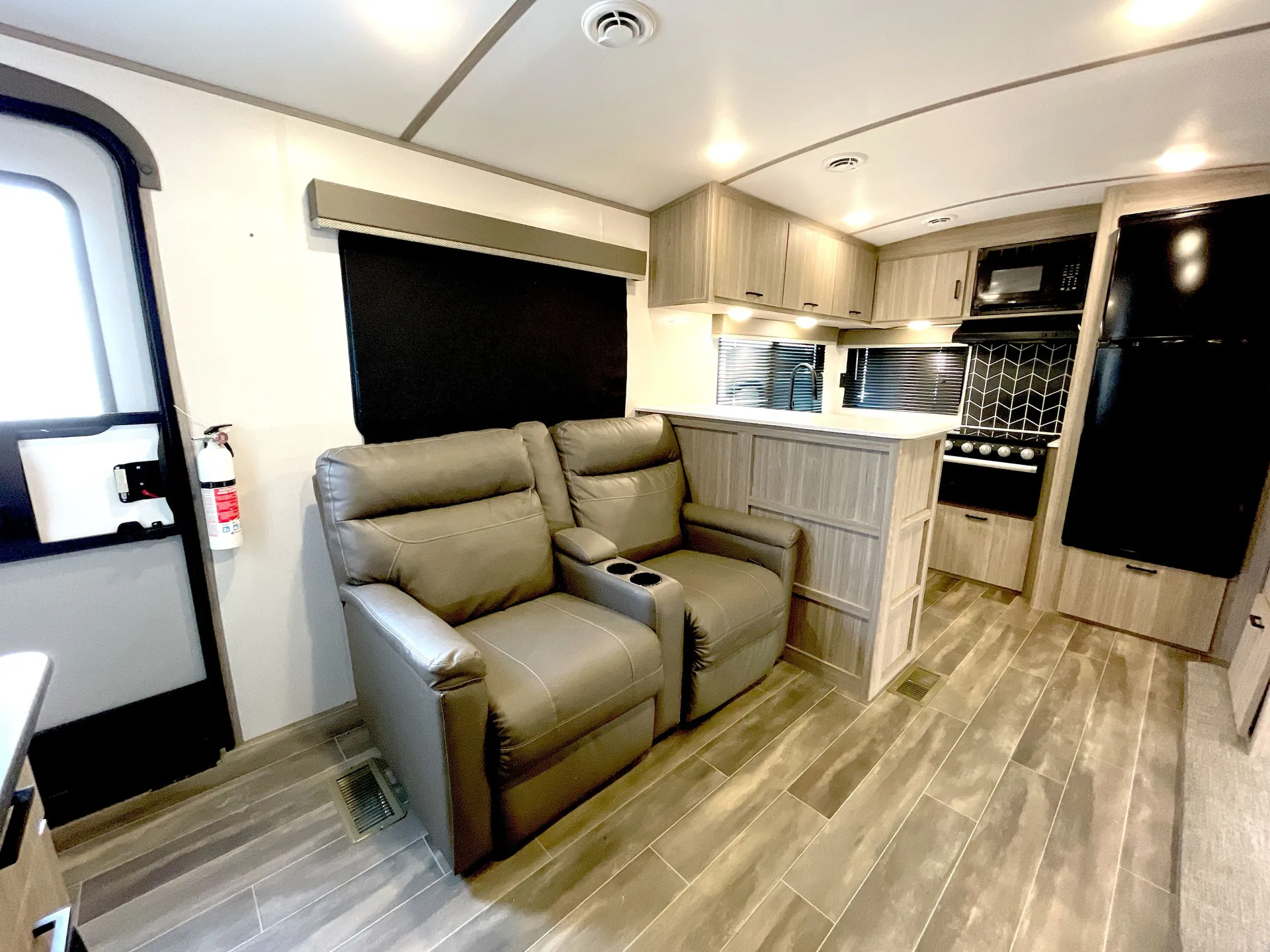 2022 Keystone Passport 2704RK — living area main