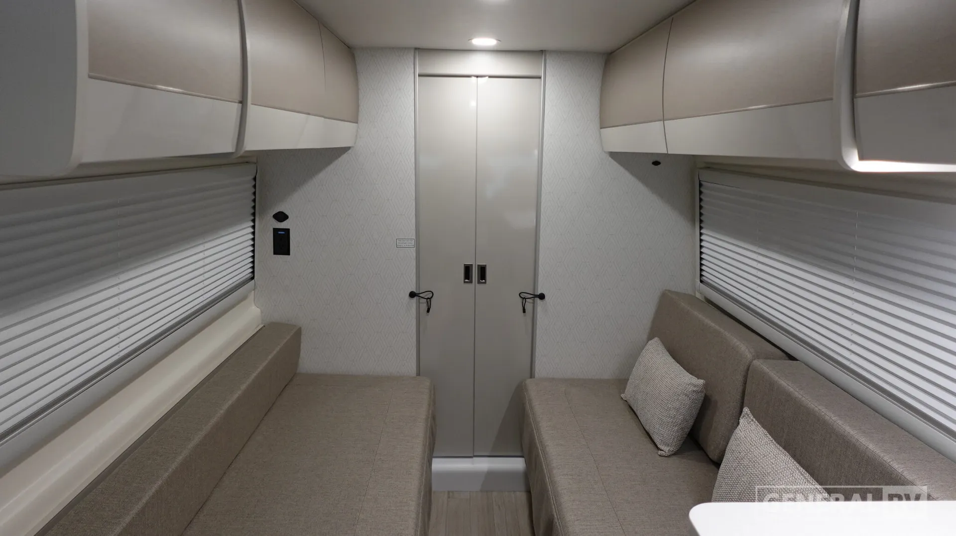 2027 Thor Motor Coach Sequence 20L - Photo 3
