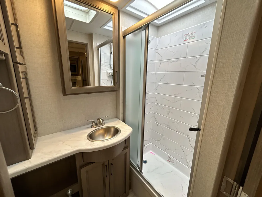 2026 Thor Motor Coach Windsport 29L, Photos photo 13