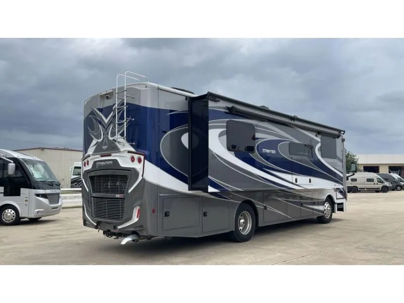 2022 Fleetwood Frontier 34GT - Photo 4