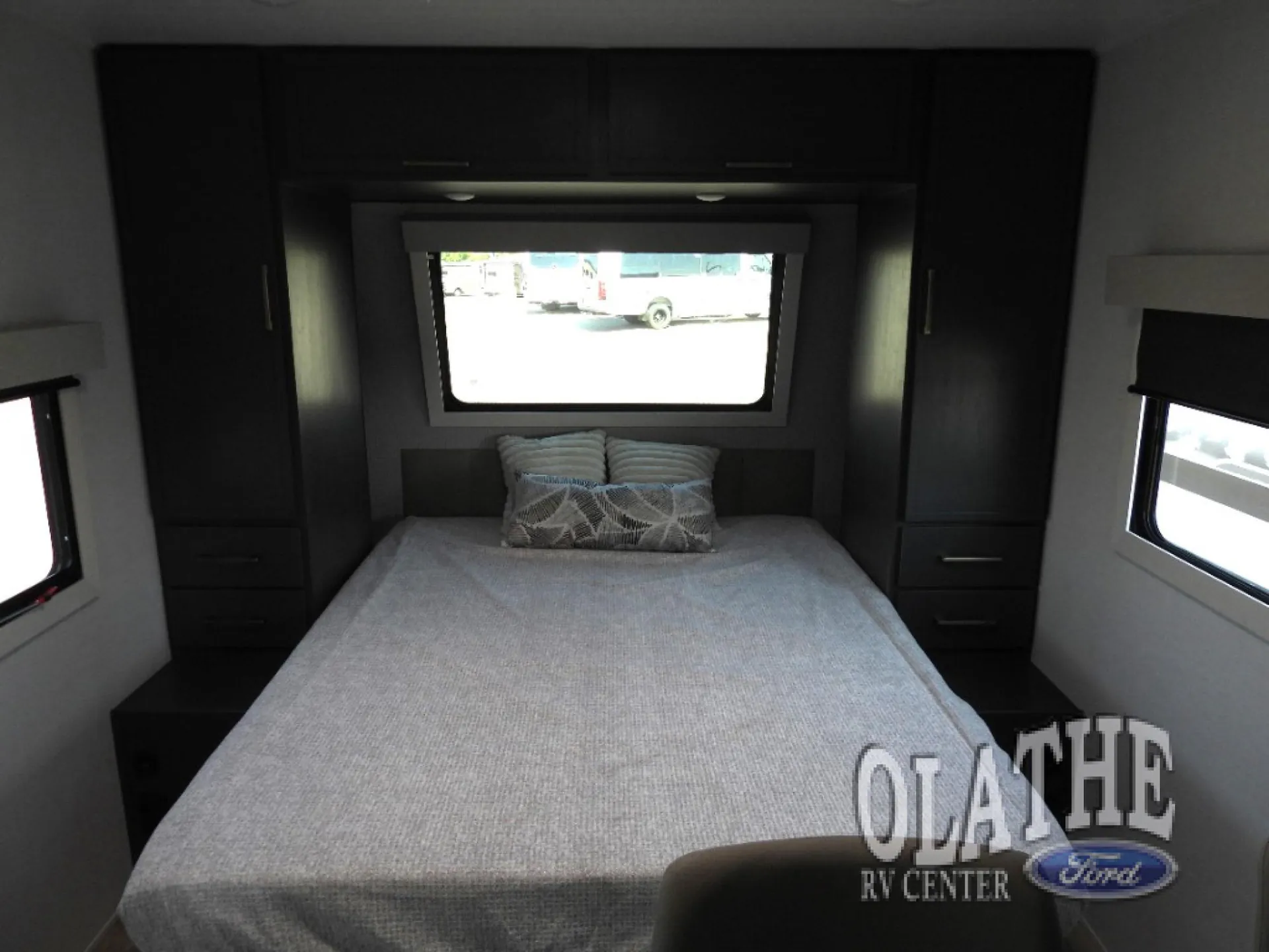 2022 Forest River Surveyor Legend 296QBLE - Photo 4