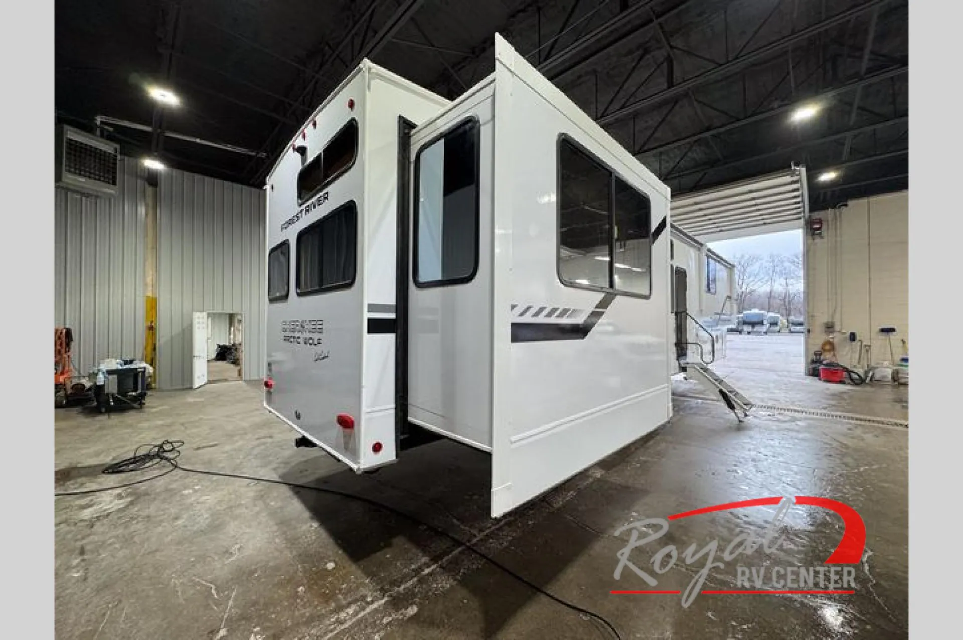 2026 Forest River Cherokee Arctic Wolf 38LEAHG - Photo 3
