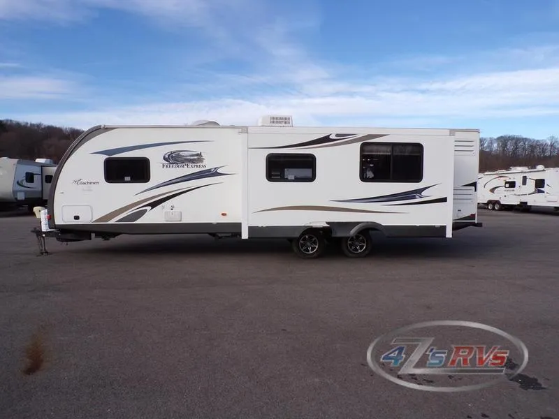 2013 Coachmen Freedom Express 304RKDS - Photo 4