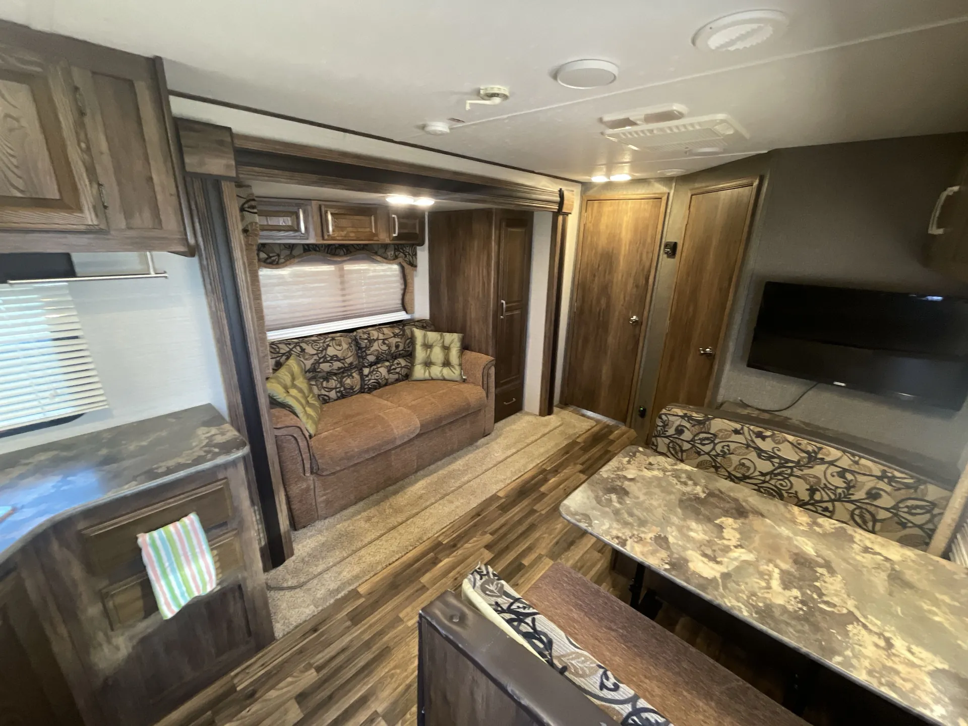 2015 Keystone Cougar Half-Ton 24SABWE — living area main