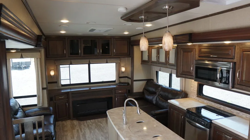 2017 Grand Design Solitude 300GK - Photo 2