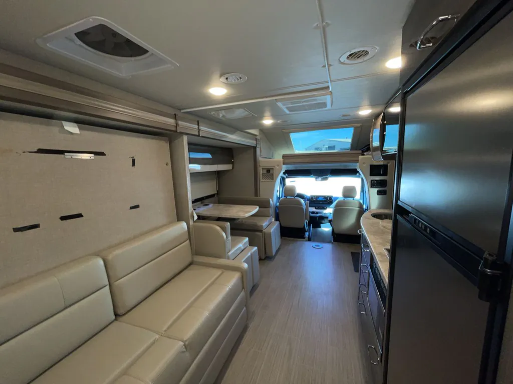2022 Thor Motor Coach Tiburon 24FB, Photos photo 7