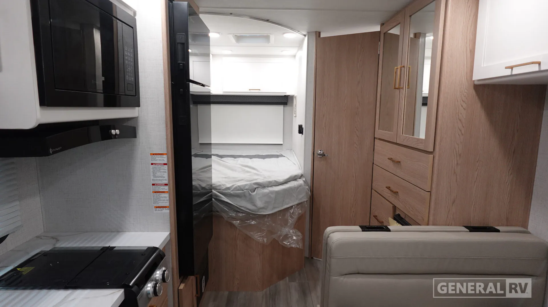 2027 Thor Motor Coach Four Winds 31H - Photo 3