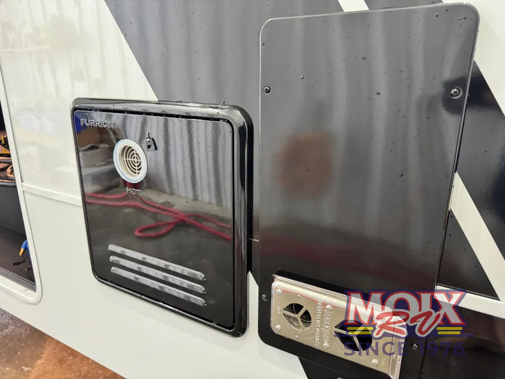 2026 Brinkley Model Z 3600, Photos photo 19