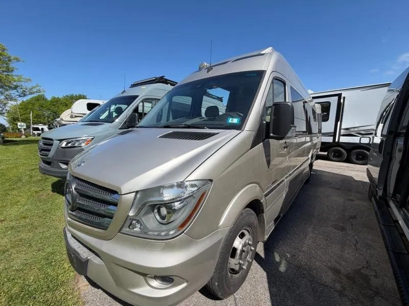 2017 Roadtrek E-Trek XL - Photo 2