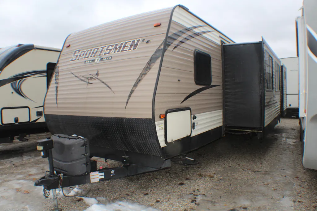 2018 Forest River Vibe 313BHS, Photos photo 31