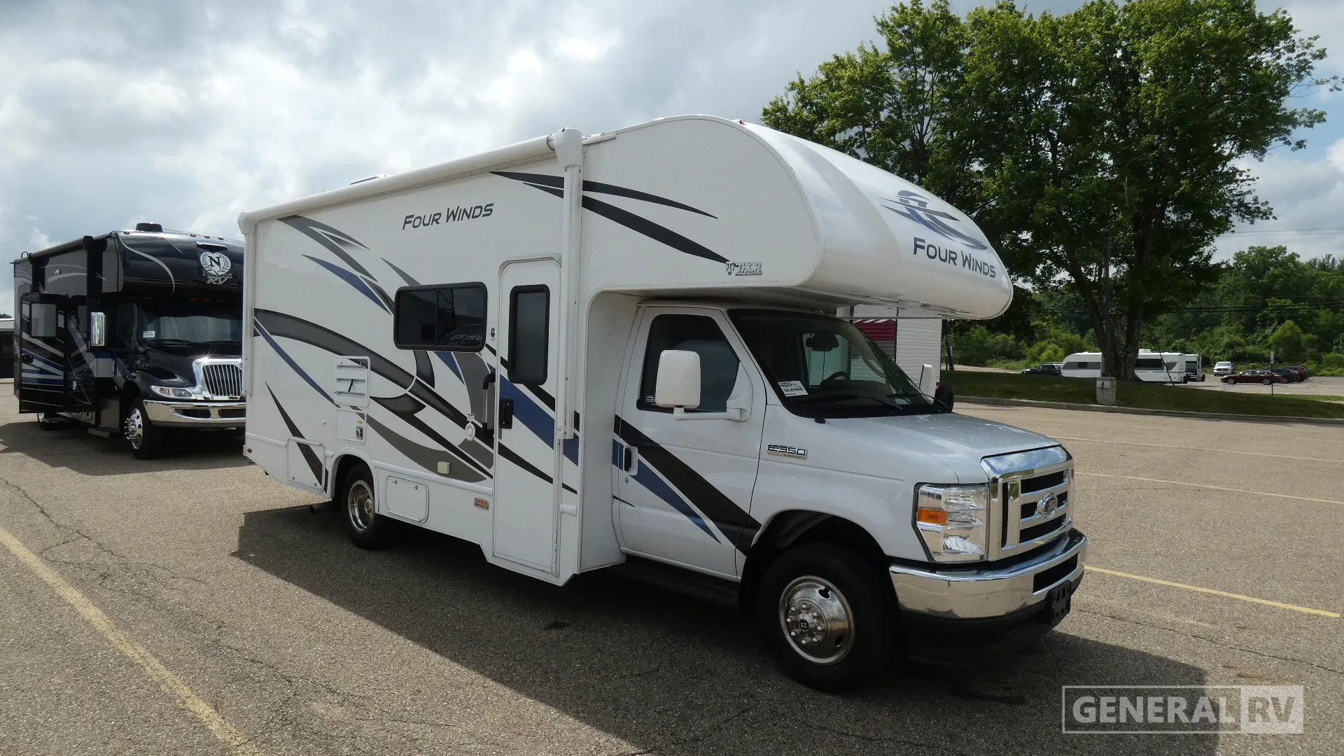2022 Thor Motor Coach Four Winds 24F - Photo 2