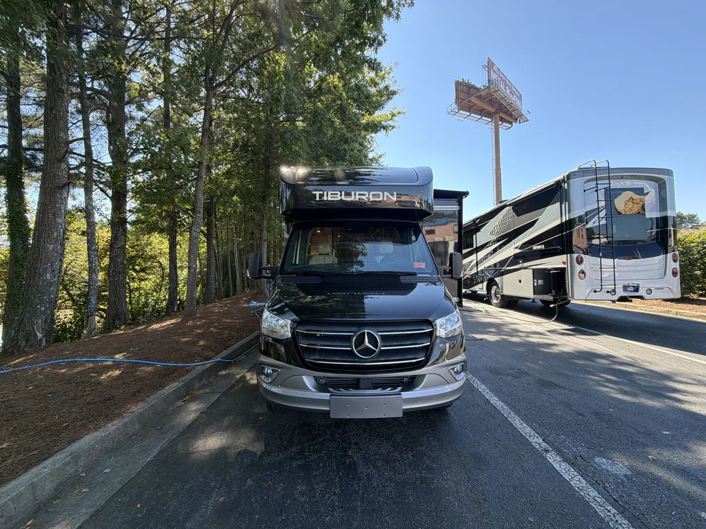 2021 Thor Motor Coach Tiburon 24FB, Photos photo 4