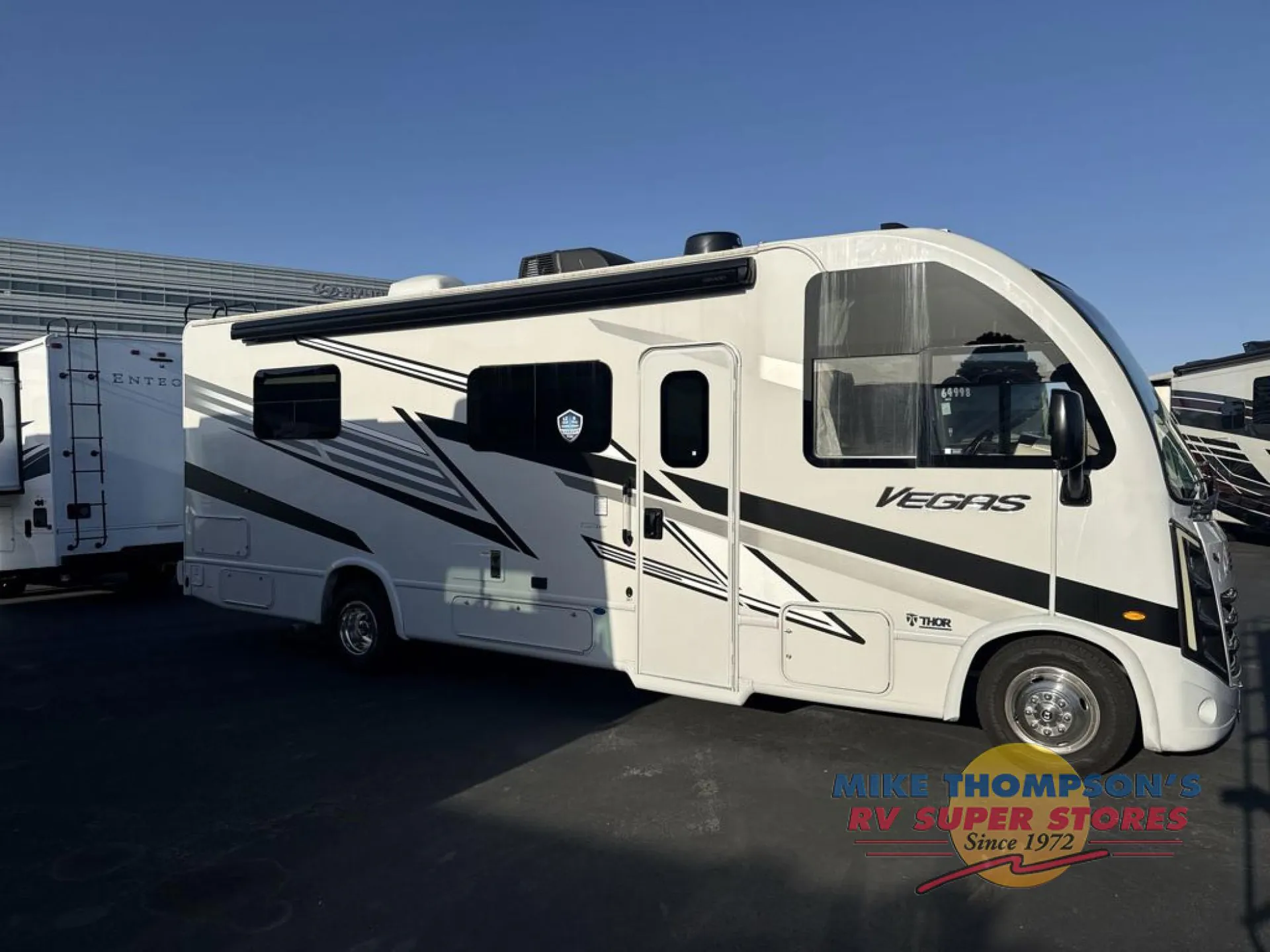 2024 Thor Motor Coach Vegas 26.1 - Photo 2