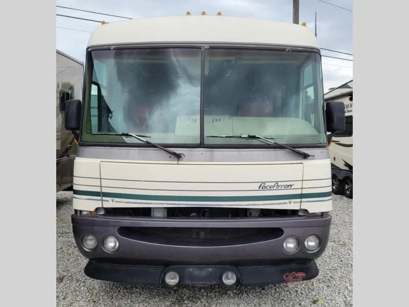 1995 Fleetwood Pace Arrow 33D - Photo 2