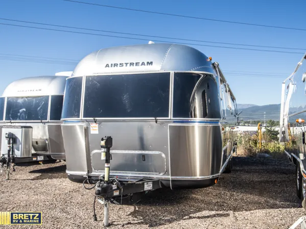 2021 Airstream Classic 33FB - Photo 4