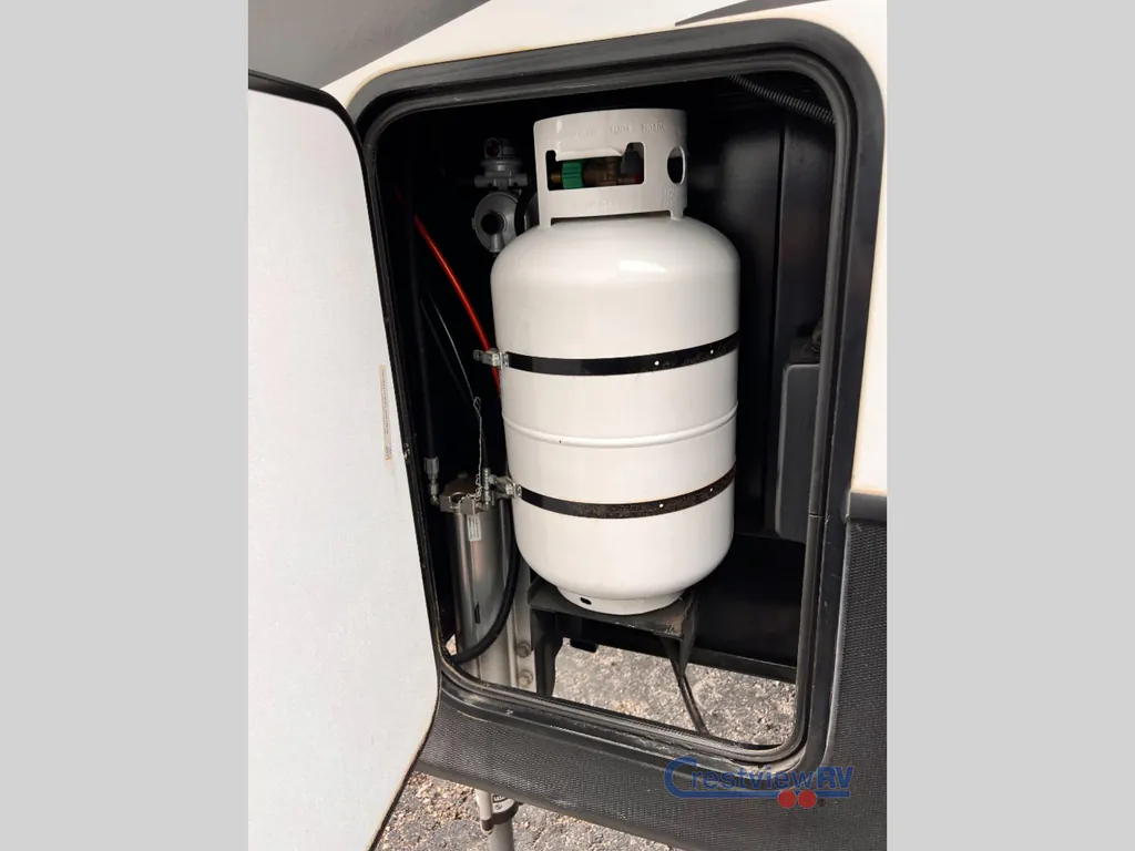2020 Dutchmen Voltage Triton 3551, Photos photo 45