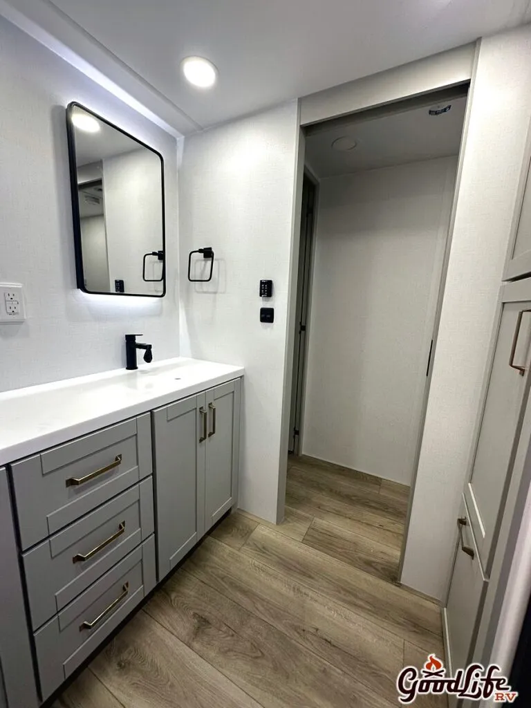 2026 Brinkley Model Z 3600, Photos photo 105