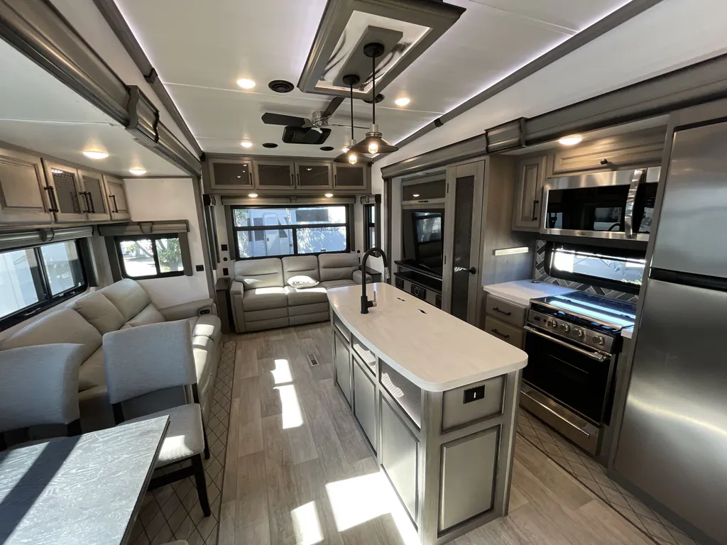 2022 Keystone Montana 3813MS, Photos photo 2