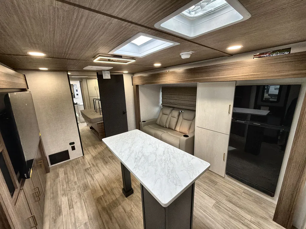 2026 Forest River Vibe Extreme Lite 2500FIK, Photos photo 4