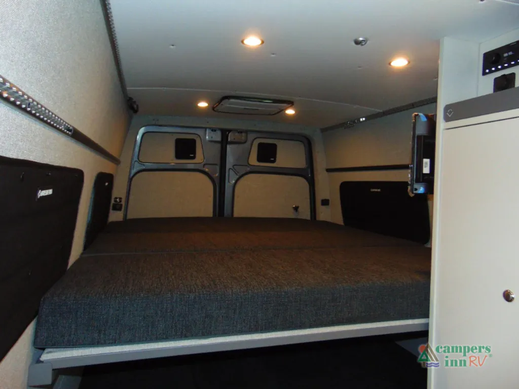 2024 Outside Van Approach 170, Photos photo 59