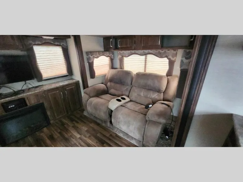 2017 Keystone RV Cougar Half-Ton Series 283RETWE - Photo 4