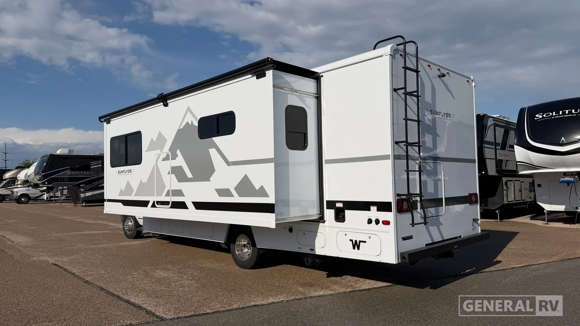 2027 Winnebago Sunflyer 28MB - Photo 4