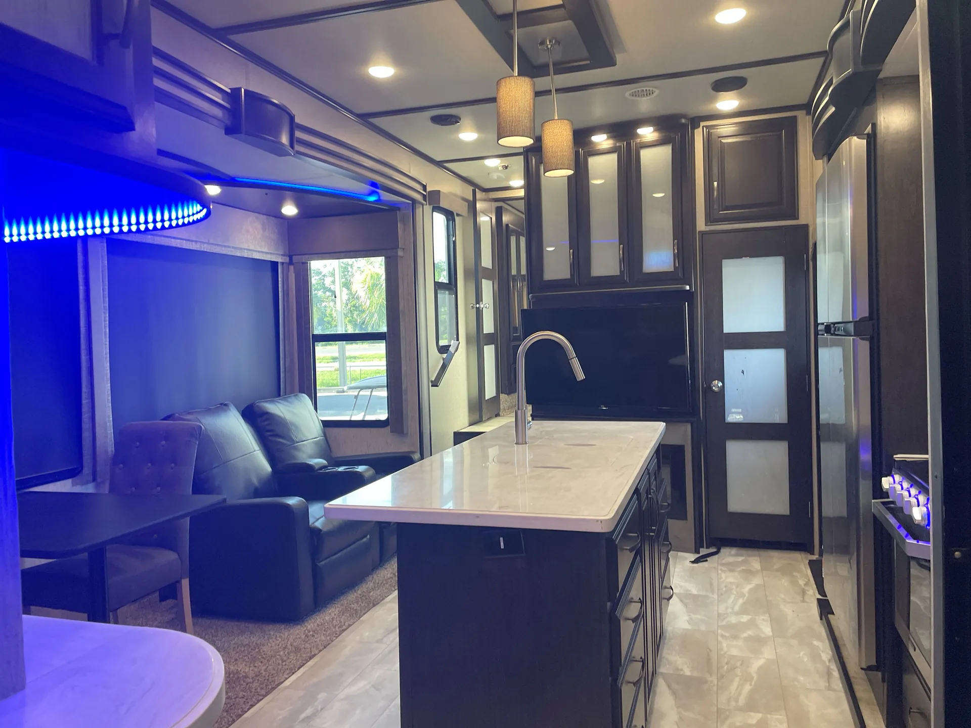 2018 Grand Design Momentum 399TH — living area main
