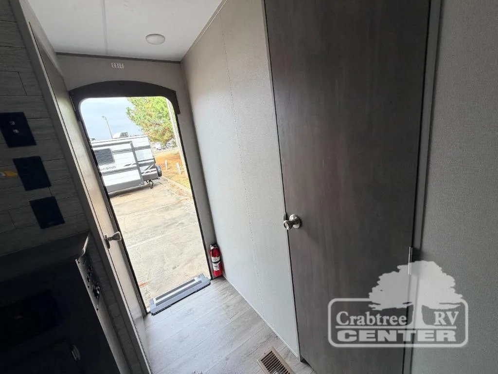 2026 Coachmen Catalina Summit Series 8 281QBUNK - Photo 3